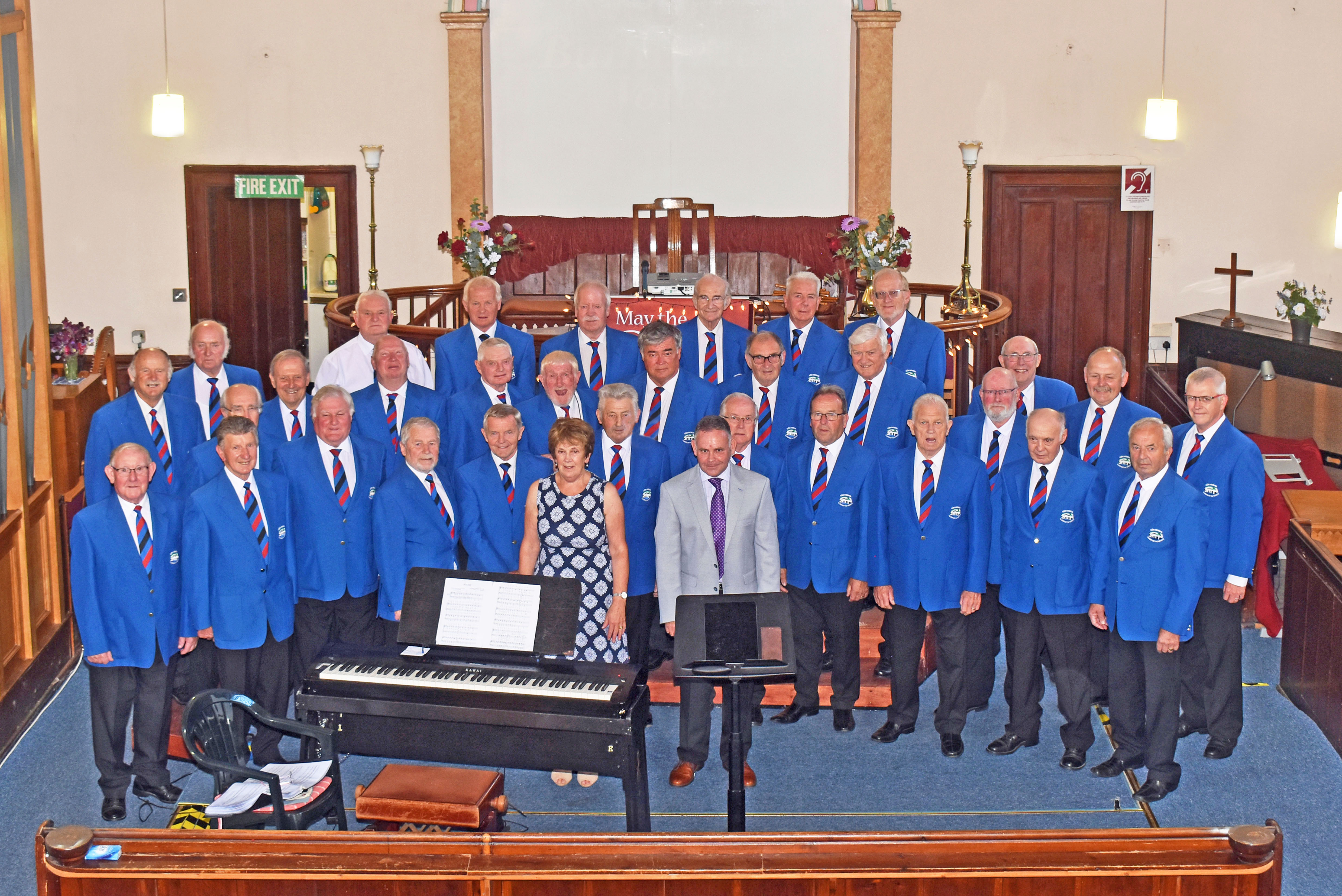 Kington Baptist Chapel 31 choristers from balcony Builth Male Voice